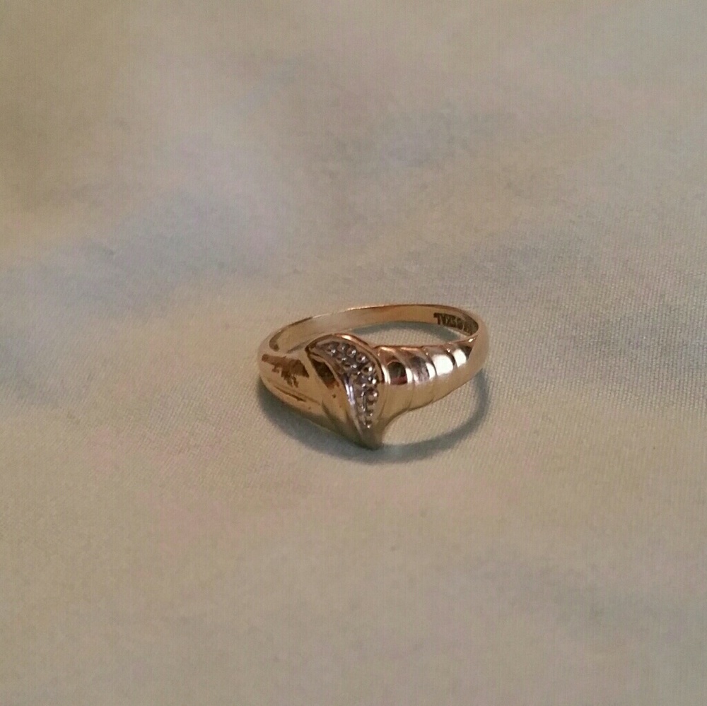 Gold Ring With Small Diamond Accent